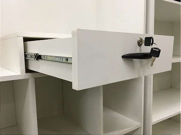 Gaveteiro de Madeira Simples