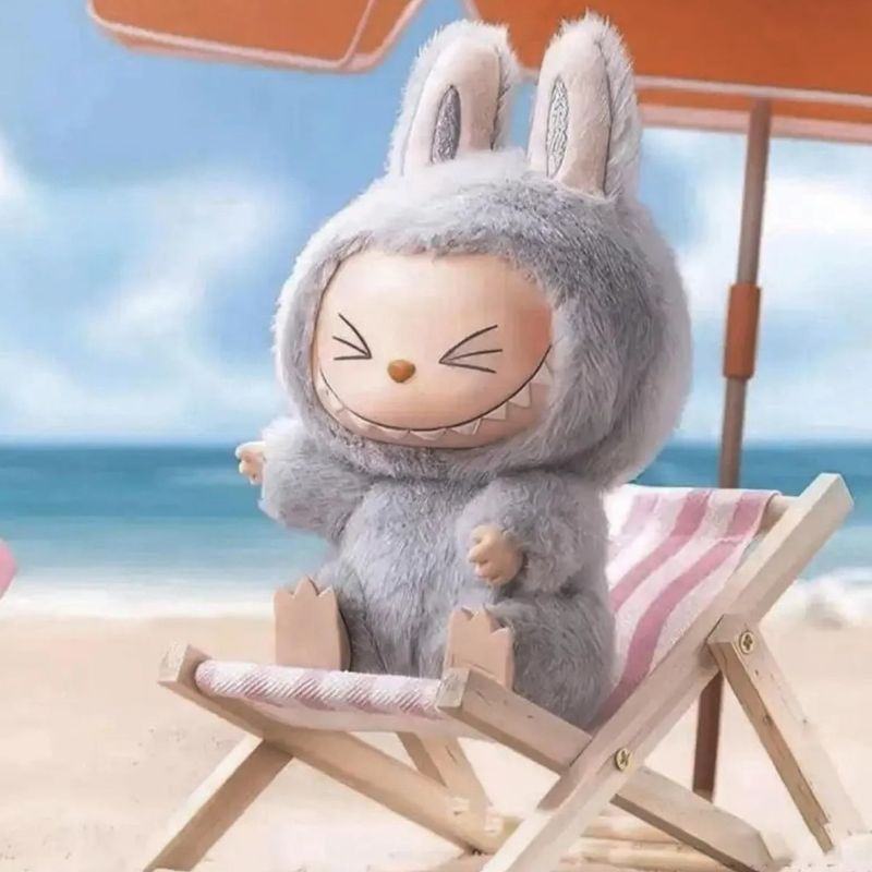 Labubu Boneco De Pelúcia Sentado Chaveiro Surpresa